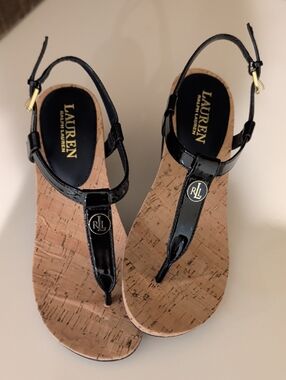 Lauren Ralph Lauren Black Patent Cork T-Strap Thong Sandals Reeta